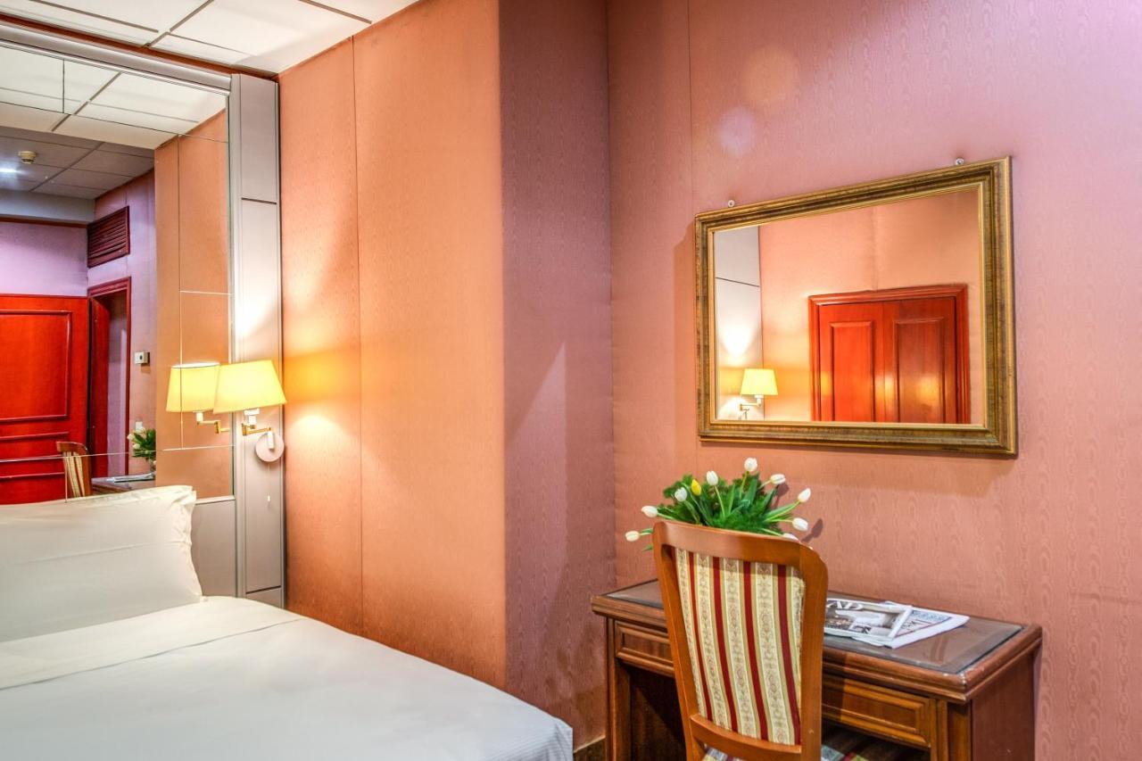 Castro Pretorio 64 Easy Rooms - Rome — Photos 3